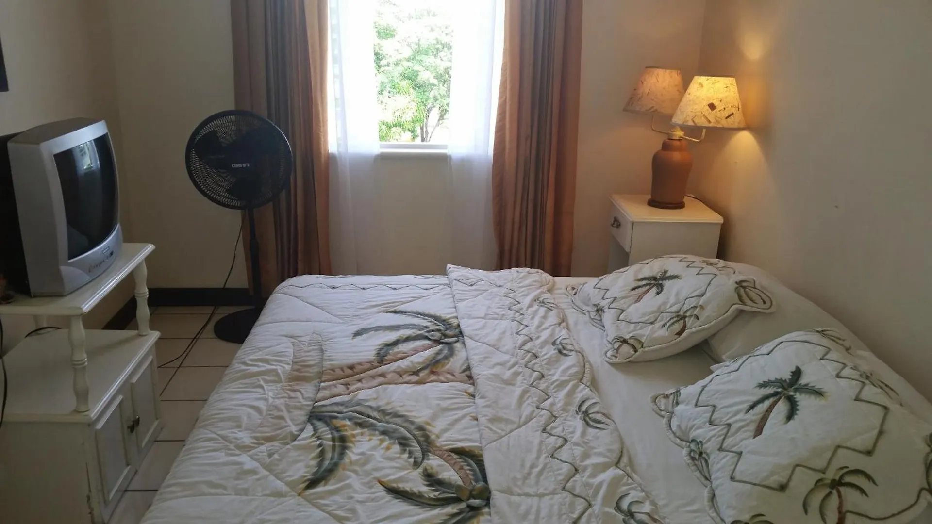 Seacastles Beach Apartments Montego Bay